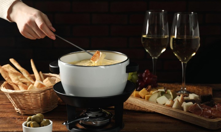 Fondue brasileiro ganha versões mais sofisticadas