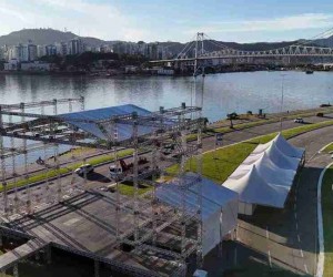 Ponte Hercílio Luz vira palco de show internacional