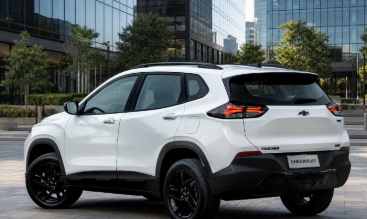 Tracker 2027 tenta recuperar espaço entre SUVs