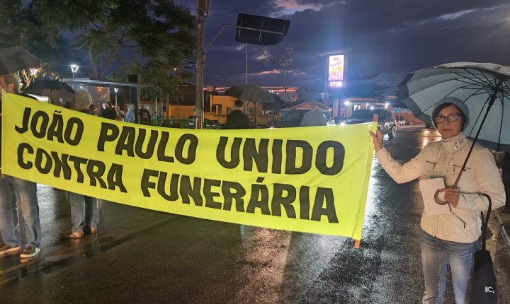 Manifestação amplia pressão contra funerária no João Paulo