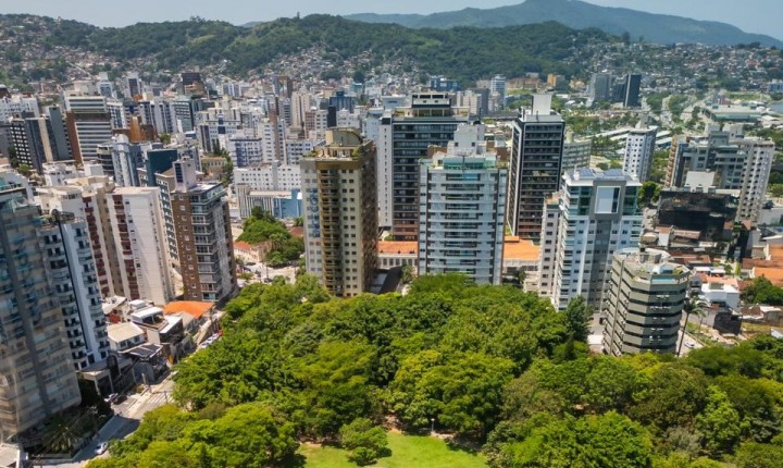 Parque da Luz ganha reforço na iluminação