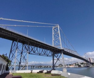 Turismo a pé transforma experiência em Floripa 
