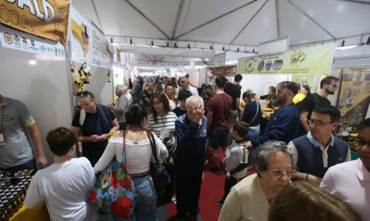 Feira do Mel começa hoje na Capital