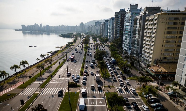 Novo projeto atualiza transporte por aplicativo na Capital