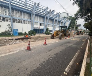 Novo espaço organiza trânsito em frente ao IEE