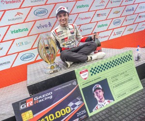 Alfredinho volta ao pódio na Stock Car