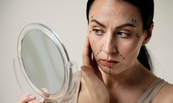 Perimenopausa acelera mudanças invisíveis na pele