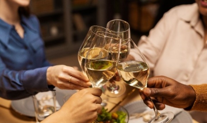 Vinhos brancos conquistam espaço no inverno