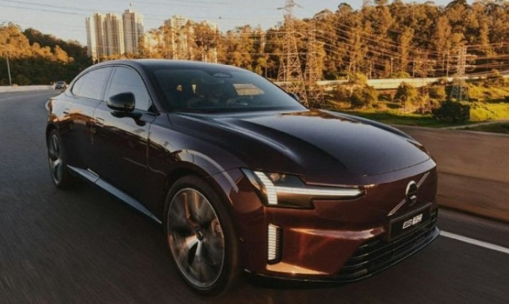 Volvo ES90 estreia tecnologia de 800V no Brasil