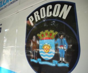 Loja é multada por irregularidades e discriminação