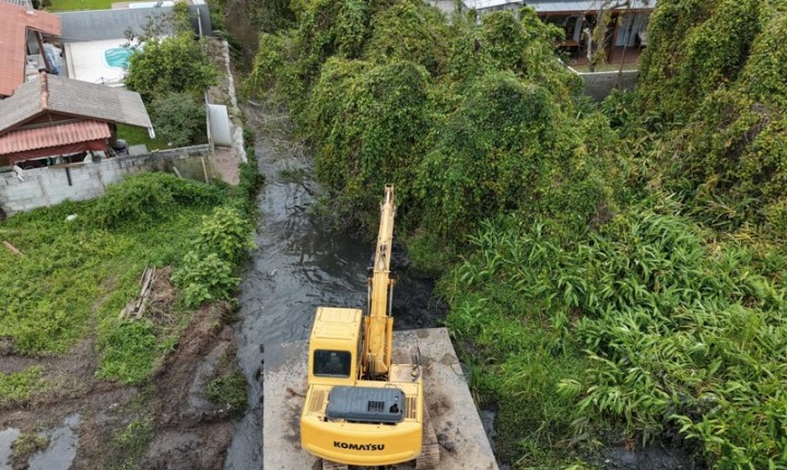 Rio da Lagoinha ganha nova limpeza preventiva