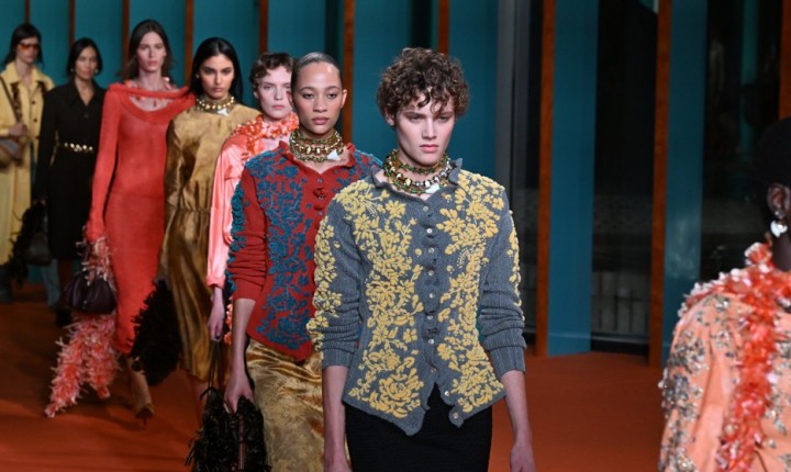 Moda verão 2027 ganha versões para o Brasil