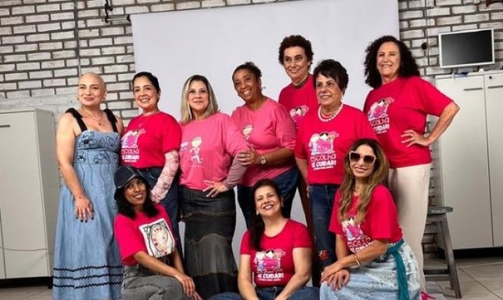 Jeans ganha novas formas em desfile beneficente