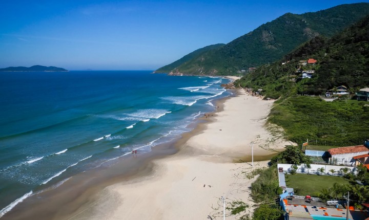Três praias de Floripa conquistam Bandeira Azul