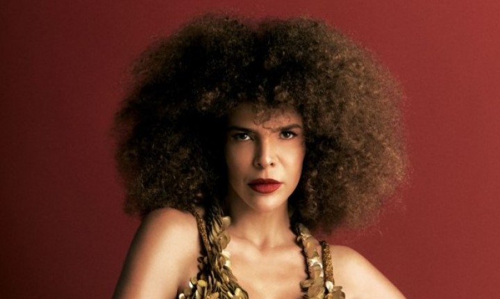 Vanessa da Mata faz show gratuito em Floripa