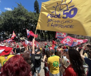 Evento de apoio a Lula reúne cerca de 20 mil pessoas no centro